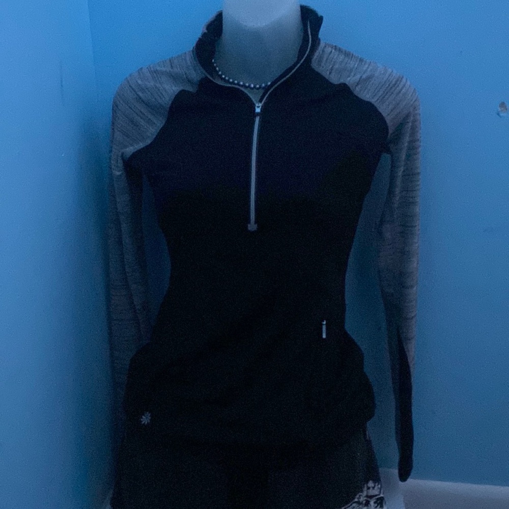 Womans Athleta blouse